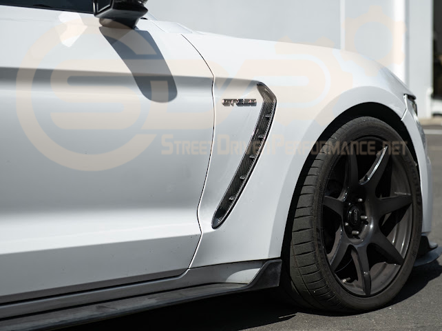 2015-20 FORD MUSTANG | CARBON FIBER FRONT SIDE FENDER VENT COVER