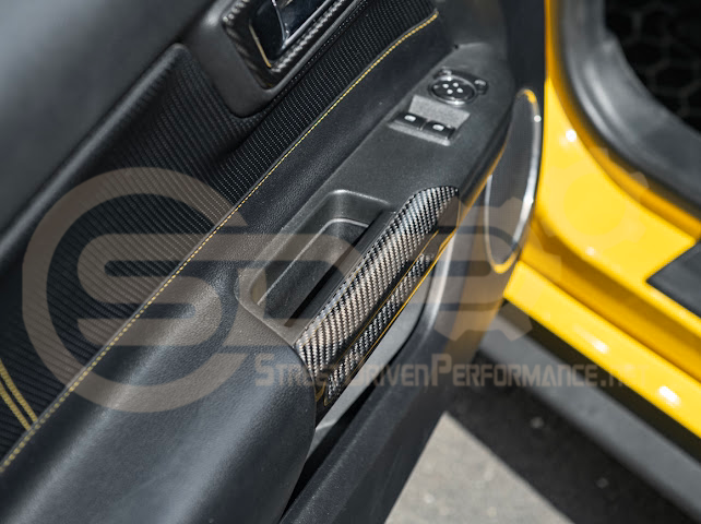 2024-UP FORD MUSTANG S650 | CARBON FIBER SIDE DOOR ARMREST PANEL TRIM COVER