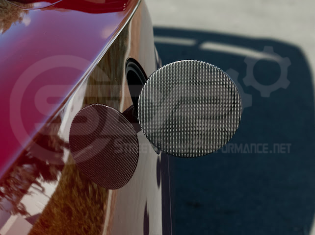2024-UP FORD MUSTANG S650 | FACTORY STYLE DRY CARBON FIBER SIDE FENDER FUEL TANK GAS LID COVER