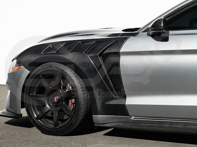 2018-2023 FORD MUSTANG S550 | GTD STYLE FRONT SIDE VENTED FENDERS (CARBON FIBER OR PRIMED BLACK)