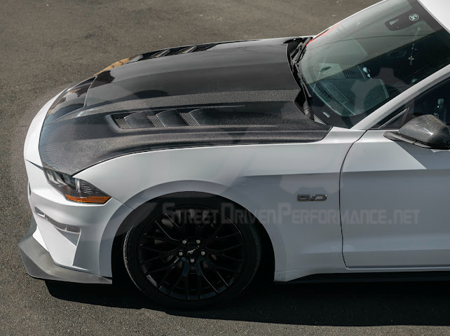 2018-2023 FORD MUSTANG S550 | TERMINATOR STYLE CARBON FIBER FRONT AIR VENTED HOOD