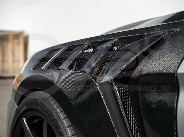 2018-2023 FORD MUSTANG S550 | GTD STYLE FRONT SIDE VENTED FENDERS (CARBON FIBER OR PRIMED BLACK)