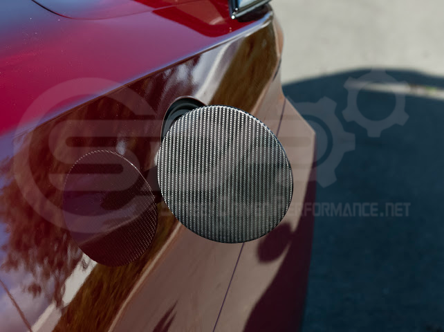 2024-UP FORD MUSTANG S650 | FACTORY STYLE DRY CARBON FIBER SIDE FENDER FUEL TANK GAS LID COVER