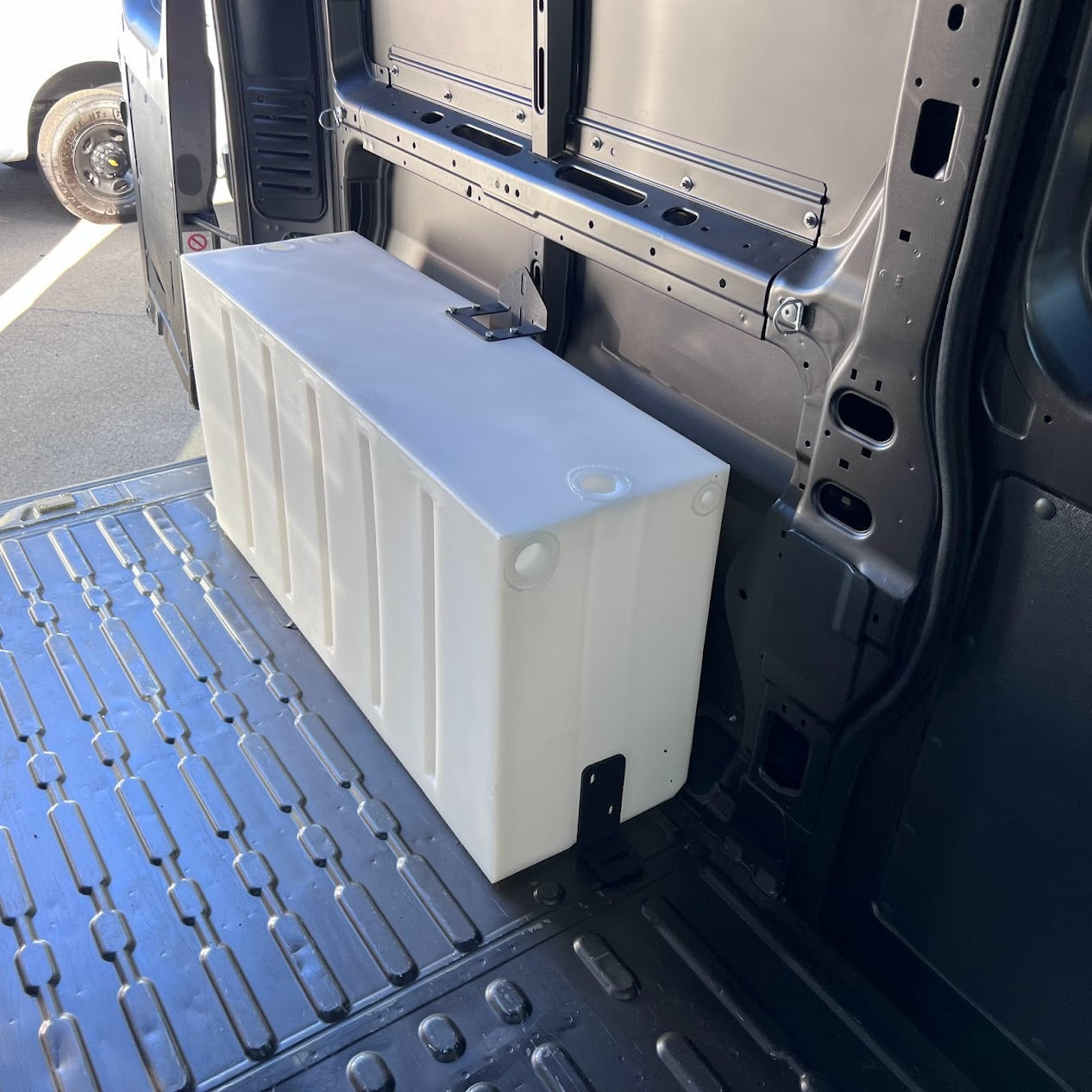 39 Gallon Wheel Well Water Tank For 2013-2024 Dodge / Ram Promaster 1500, 2500, 3500 136", 159", And 159" Ext