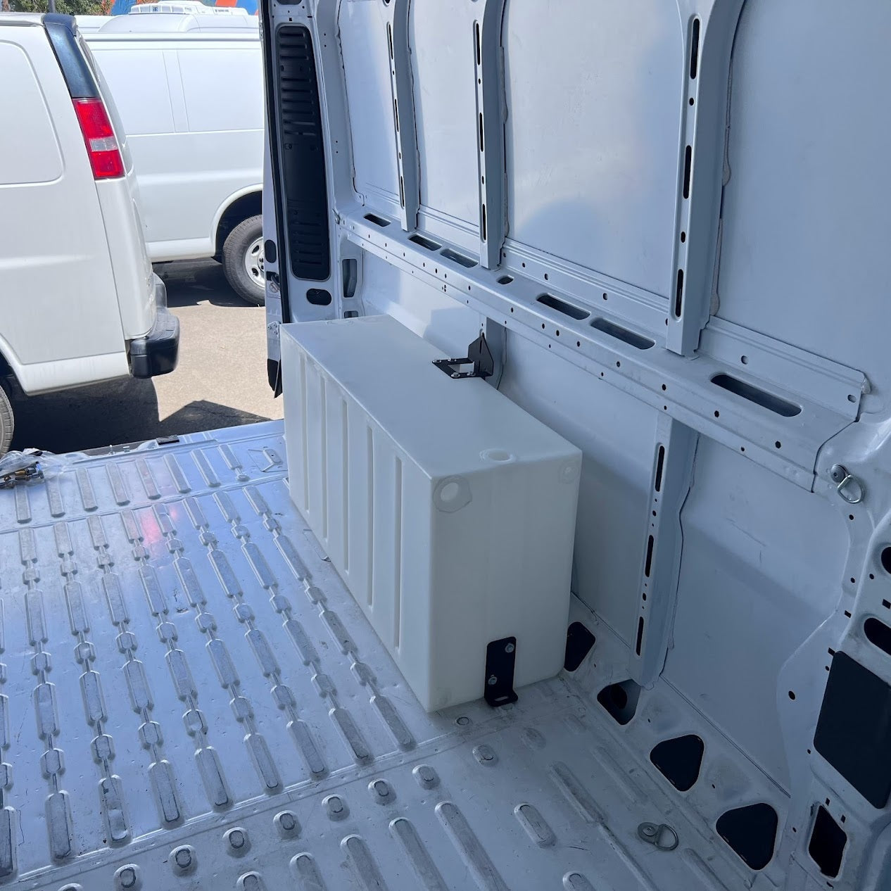 39 Gallon Wheel Well Water Tank For 2013-2024 Dodge / Ram Promaster 1500, 2500, 3500 136", 159", And 159" Ext