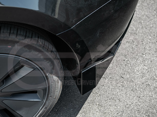 2024-UP TESLA MODEL 3 TRACK STYLE REAR BUMPER DIFFUSER