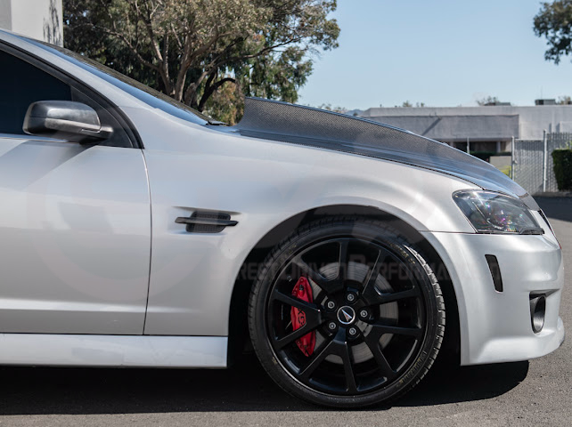 2008-2009 PONTIAC G8 CARBON FIBER ZR1 STYLE FRONT VENTED COWL HOOD