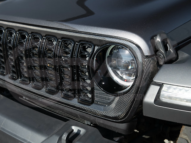 2024-UP JEEP WRANGLER GLADIATOR | FACTORY STYLE FRONT BUMPER GRILLE INSERT SURROUNDING REPLACEMENT