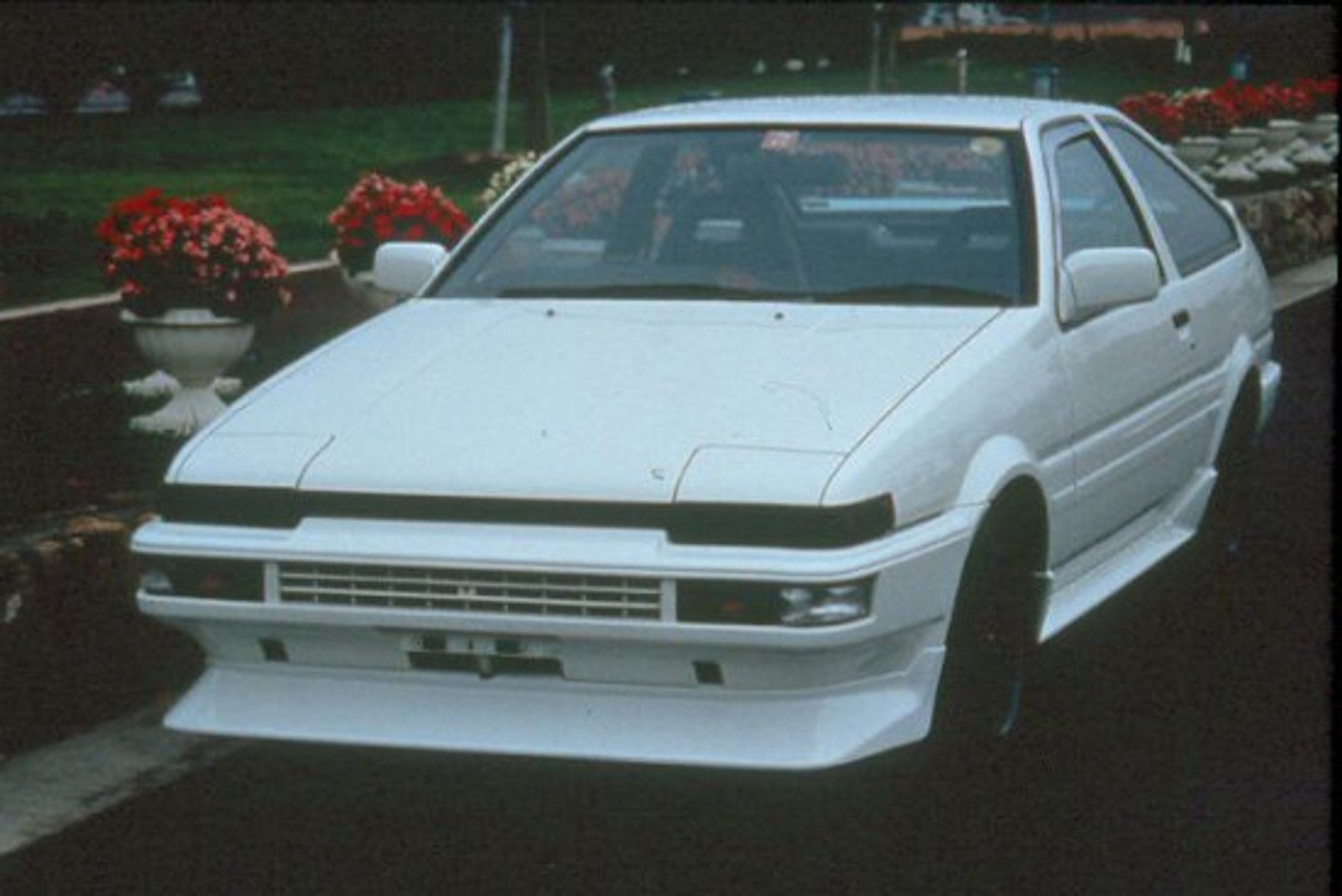 Charge Speed 1986-1987 Toyota Corolla HB Trueno Flip Light AE-86 Front Lip