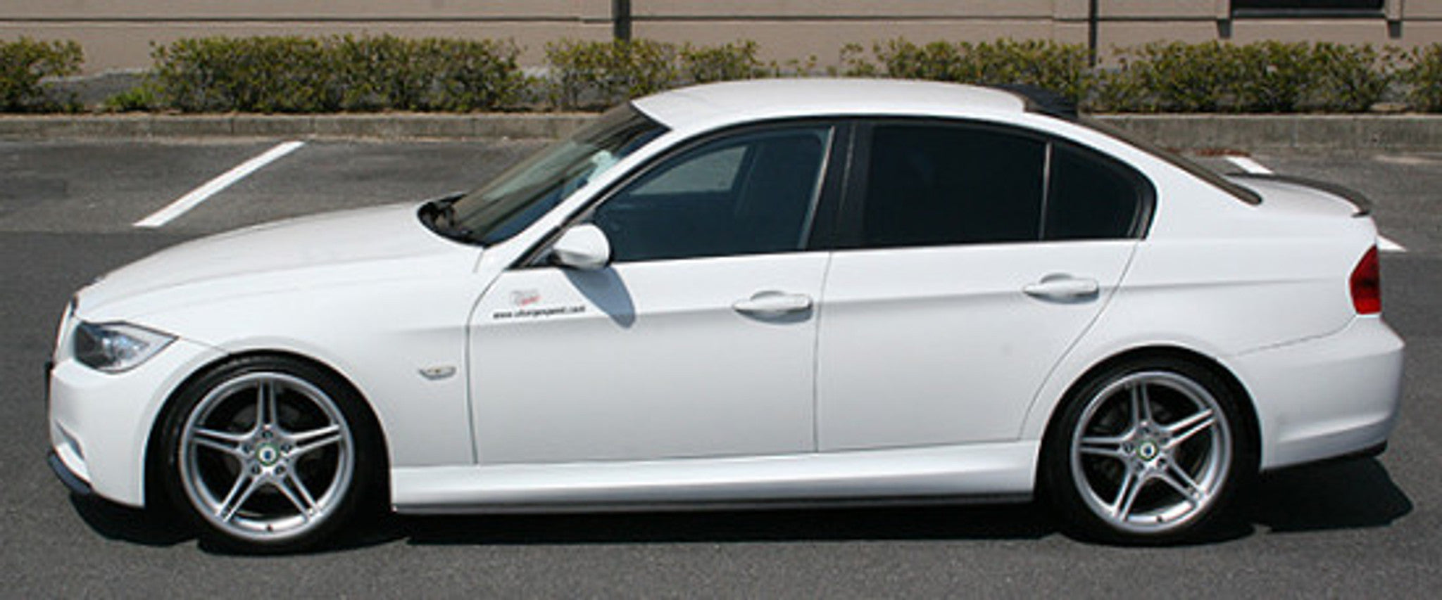 CHARGE SPEED 2005-2008 BMW E90 3-SERIES M-SPORT SEDAN BOTTOM LINE CARBON SIDE SKIRTS