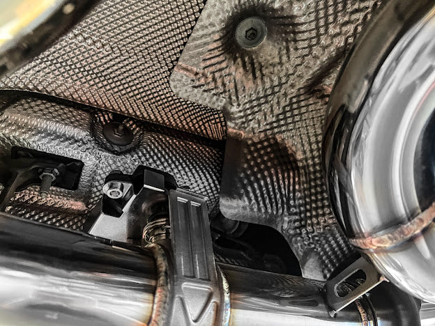 2014-2019 BMW F80 M3 & F82 / F83 M4 | MUFFLER AXLE BACK WITH RESONATED MID PIPE CAT BACK EXHAUST