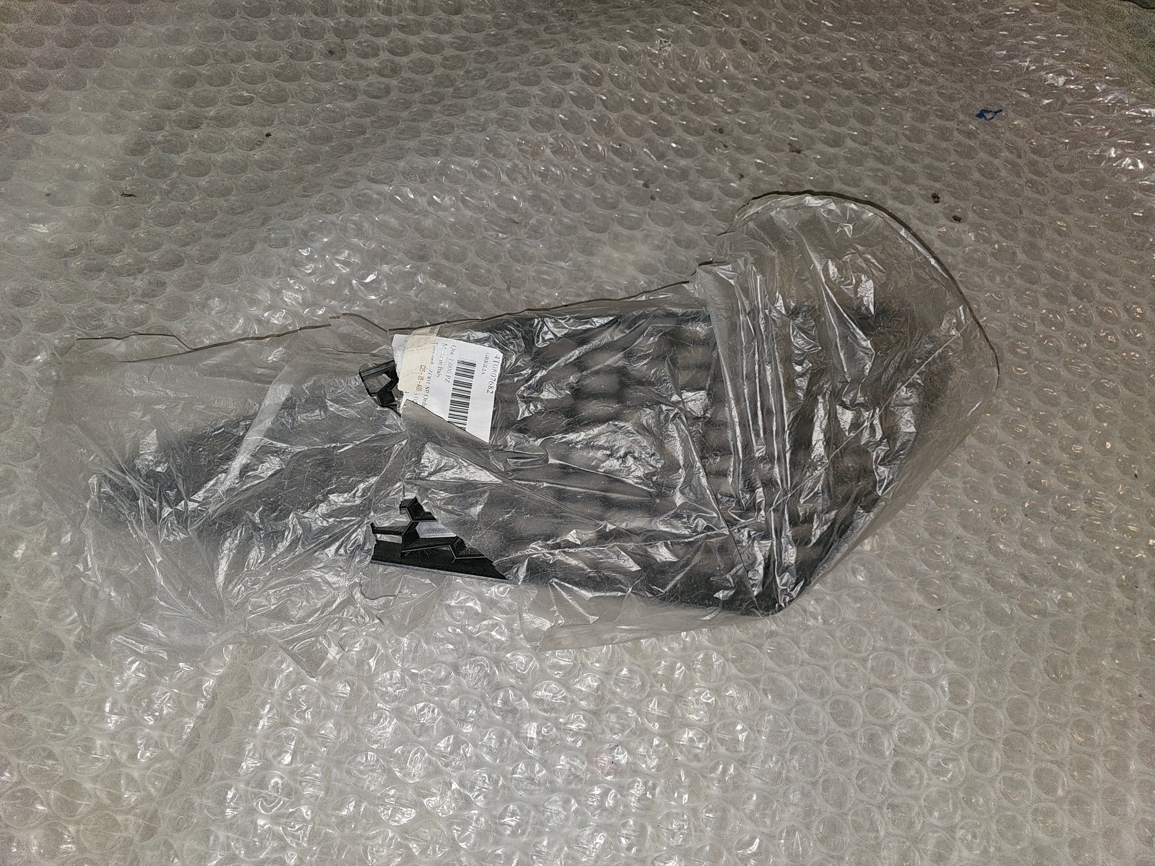 OPEN BOX - OEM Lamborghini Huracan Right Front Grill MPN 4T0807682