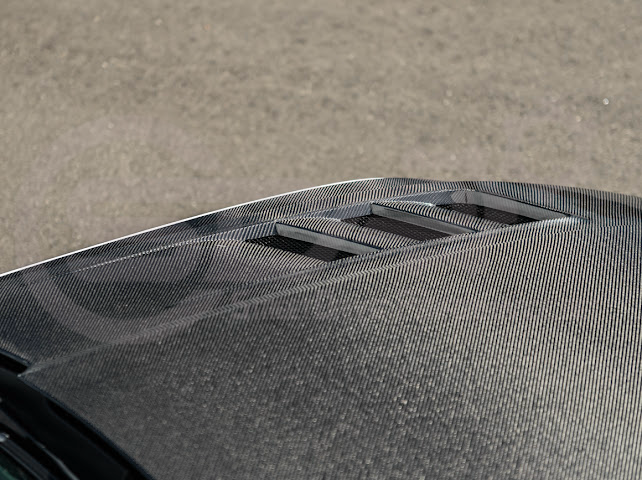 2018-2023 FORD MUSTANG S550 | TERMINATOR STYLE CARBON FIBER FRONT AIR VENTED HOOD