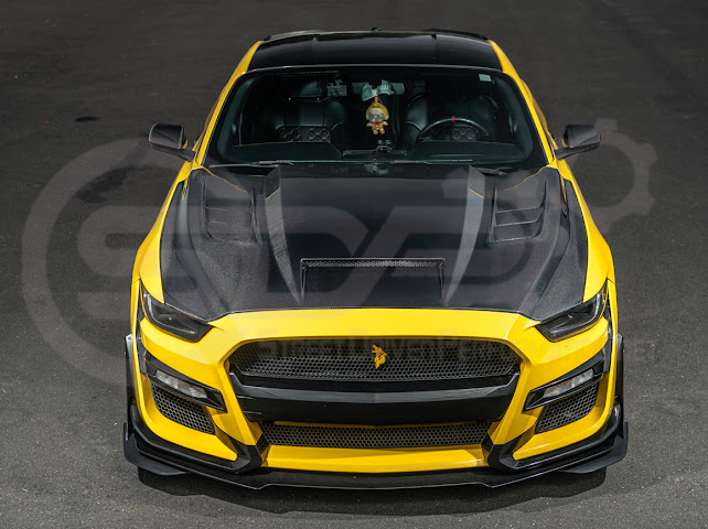 2015-2017 FORD MUSTANG S550 | TERMINATOR STYLE CARBON FIBER FRONT AIR VENTED HOOD