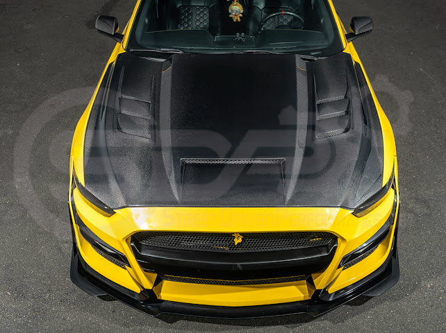 2015-2017 FORD MUSTANG S550 | TERMINATOR STYLE CARBON FIBER FRONT AIR VENTED HOOD