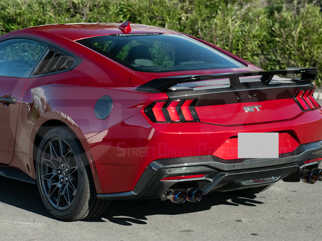 2024-UP FORD MUSTANG S650 | FACTORY STYLE DRY CARBON FIBER SIDE FENDER FUEL TANK GAS LID COVER
