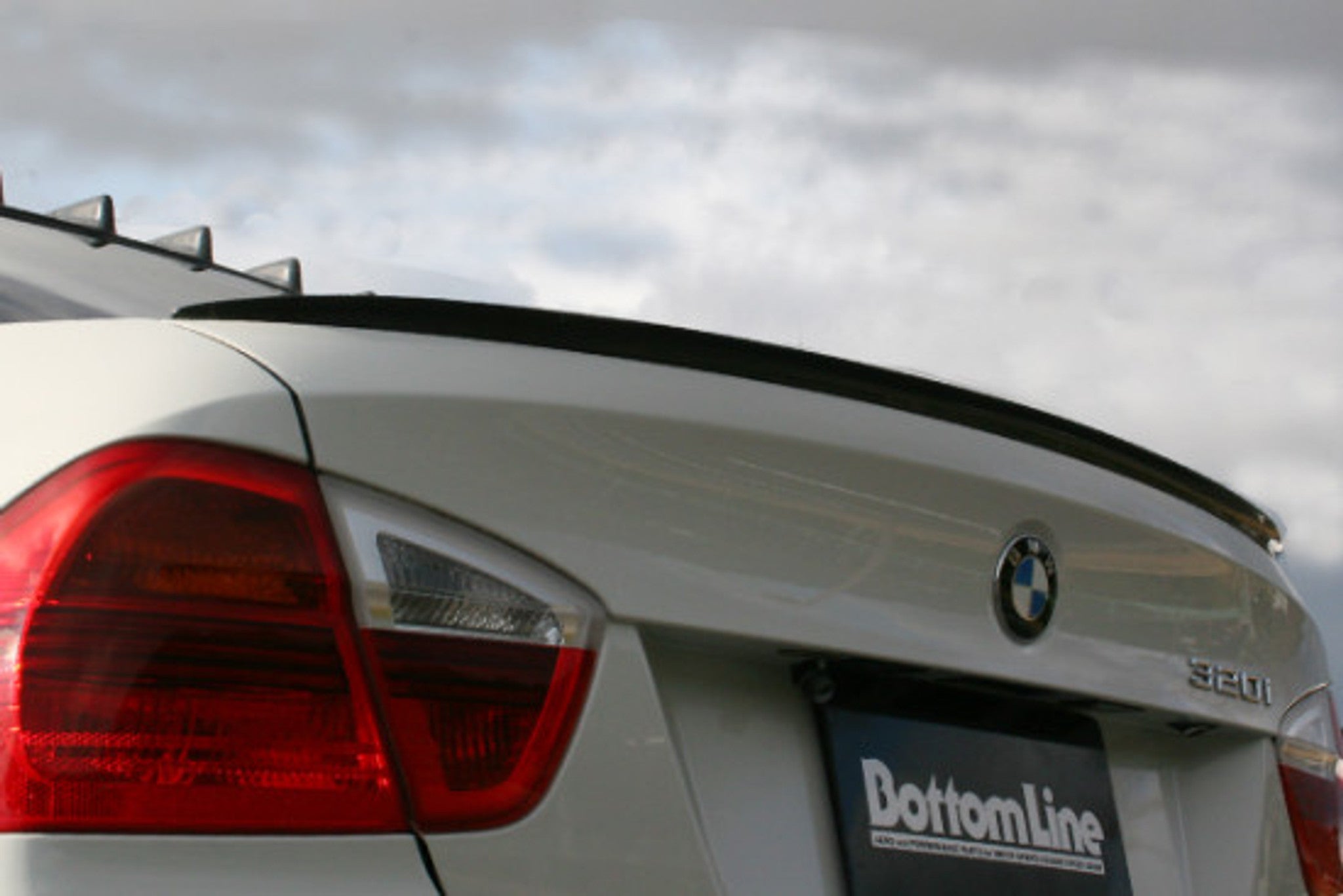 CHARGE SPEED 2005-2008 BMW E90 3-SERIES SEDAN BOTTOM LINE CARBON REAR LIP WING
