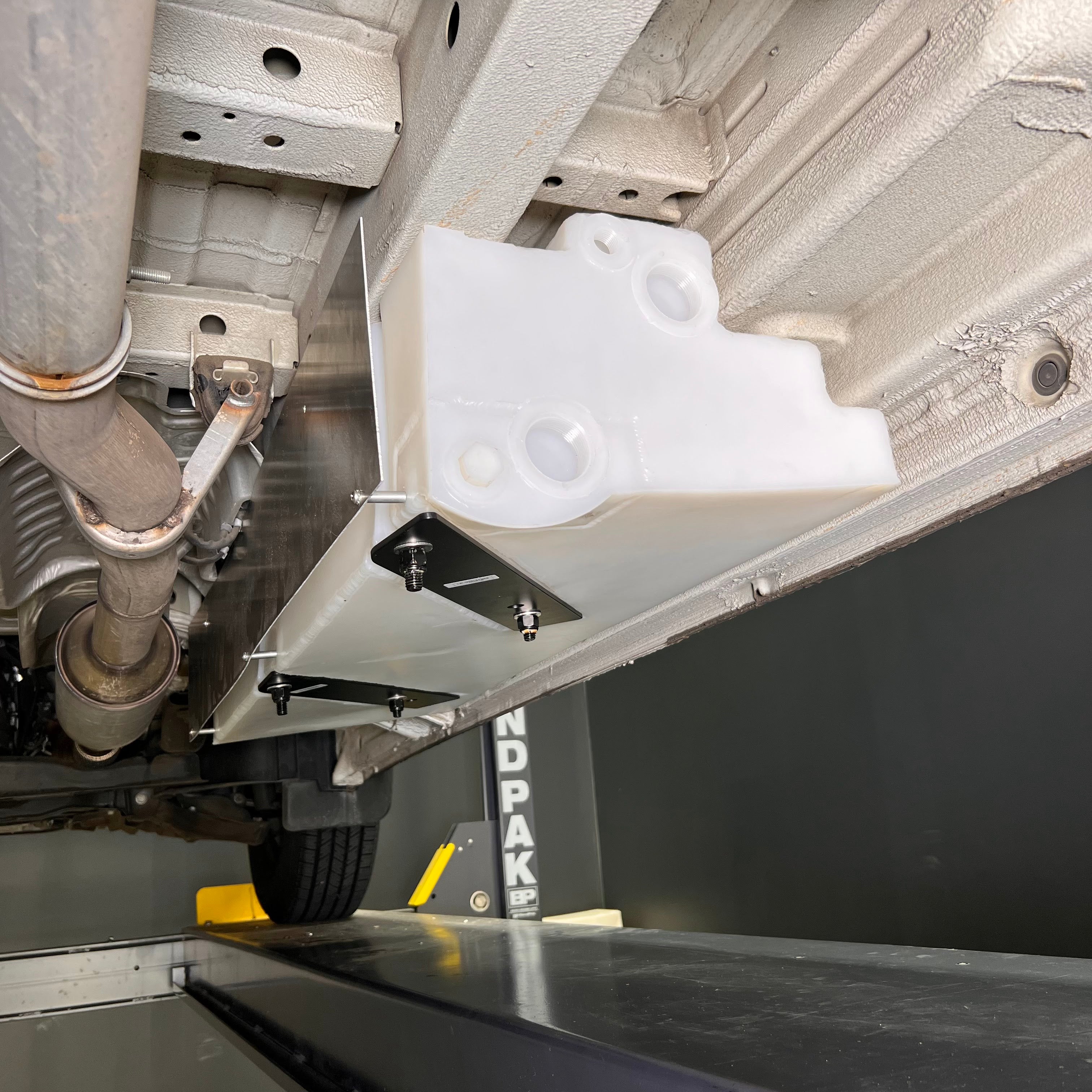 16 Gallon Passenger Side Undercarriage Fresh Water Tank 2007-24 Mercedes Sprinter 144" & 170"