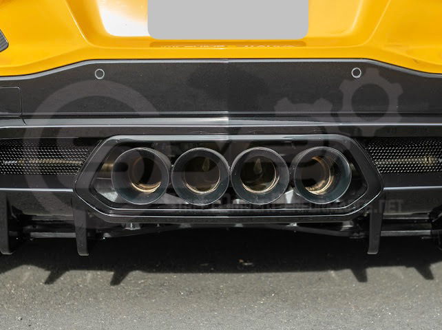 2023-UP CORVETTE C8 Z06 | GLOSSY BLACK REAR BUMPER FINNED DIFFUSER