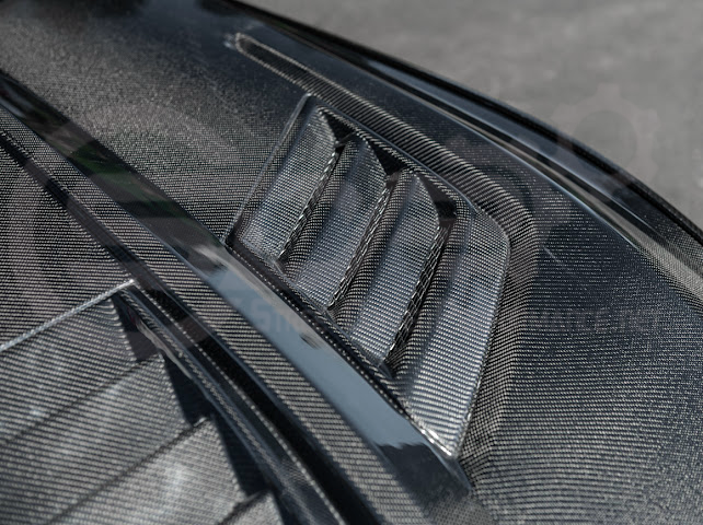 2024-UP FORD MUSTANG | SUPER SNAKE STYLE FRONT VENTED HOOD