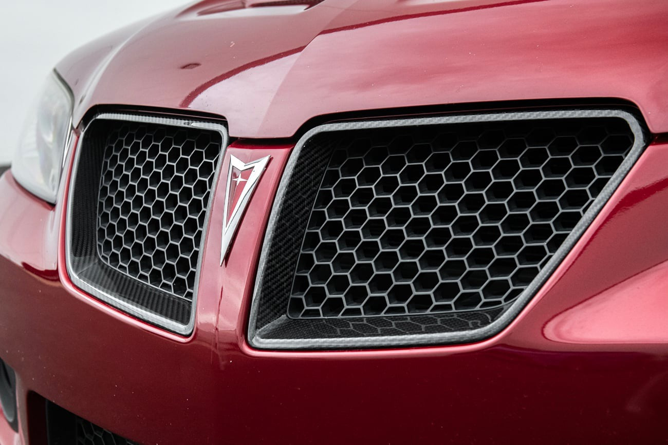 2008-09 PONTIAC G8 CARBON FIBER FRONT GRILLE TRIM SURROUNDING INSERT