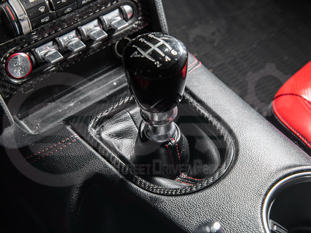 2015-2023 FORD MUSTANG S550 | CARBON FIBER CENTER GEAR SHIFT PANEL TRIM COVER