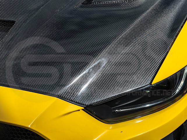 2015-2017 FORD MUSTANG S550 | TERMINATOR STYLE CARBON FIBER FRONT AIR VENTED HOOD