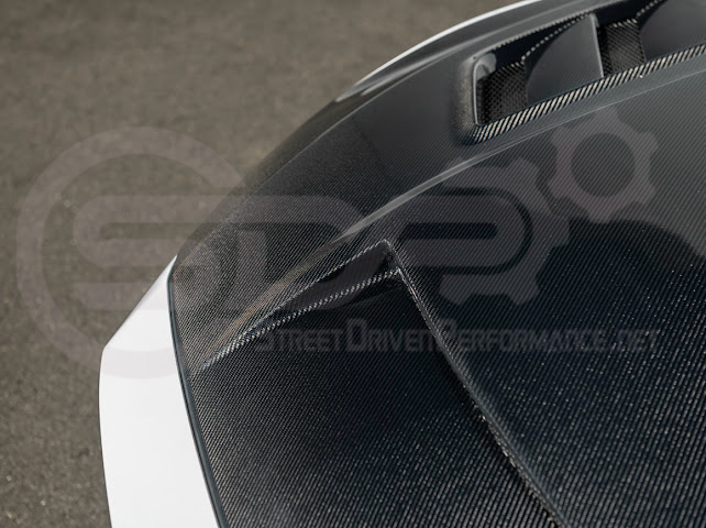 2018-2023 FORD MUSTANG S550 | TERMINATOR STYLE CARBON FIBER FRONT AIR VENTED HOOD