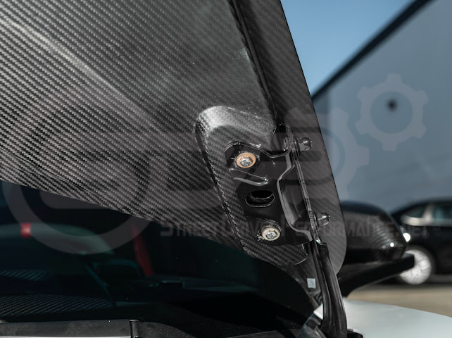 2020-PRESENT CHEVROLET CORVETTE C8 | SDP PERFORMANCE TRACK STYLE DOUBLE SIDED DRY CARBON FIBER FRONT HOOD