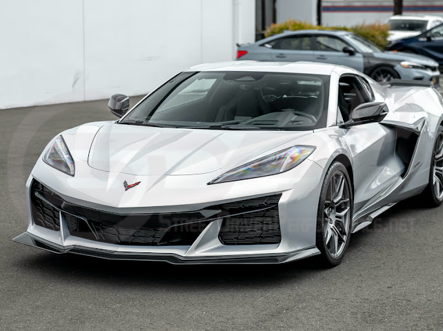 2023-UP CORVETTE C8 Z06 | Z07 STYLE EXTENDED ONE-PIECE FRONT LIP SPLITTER GROUND EFFECTS