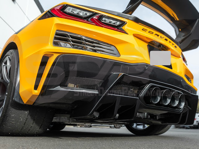 2023-UP CORVETTE C8 Z06 | GLOSSY BLACK REAR BUMPER FINNED DIFFUSER
