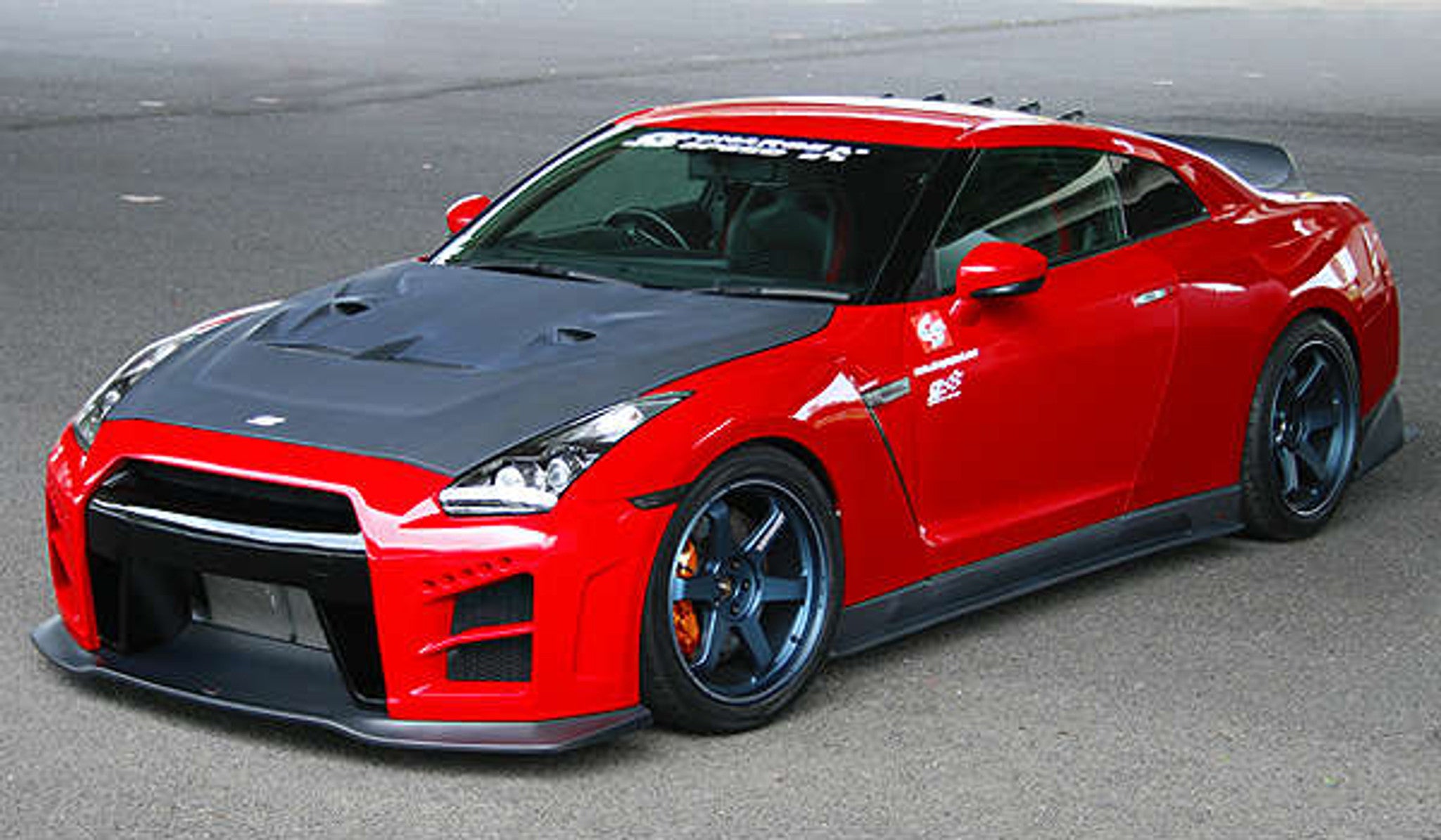 Charge Speed 2012-2016 Nissan GTR All R35 Chuki FRP Complete Kit with Front Bumper (White Gel) with LED & Black FRP Lip with Under Diffuser & Black FRP Side Skirts & Black FRP Chuki Rear Skirt