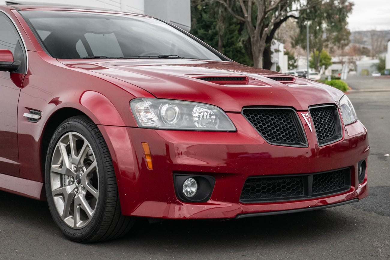 2008-09 PONTIAC G8 CARBON FIBER FRONT GRILLE TRIM SURROUNDING INSERT