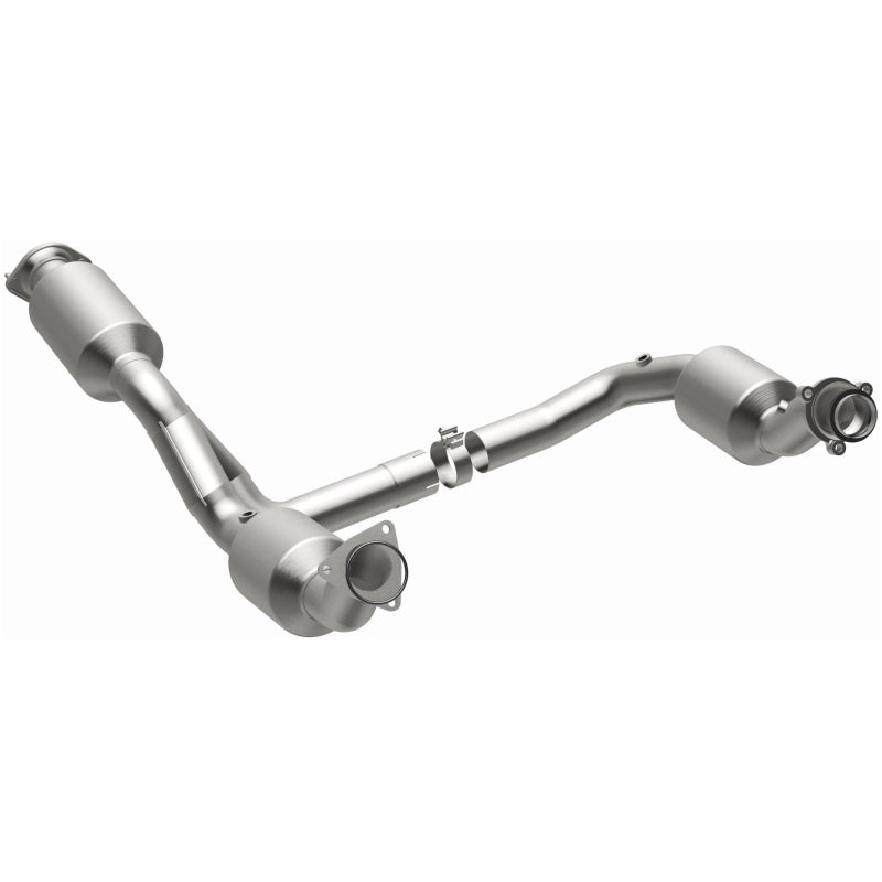 MagnaFlow 2021 Chevrolet Express 2500 4.3L Underbody Direct-Fit Catalytic Converter