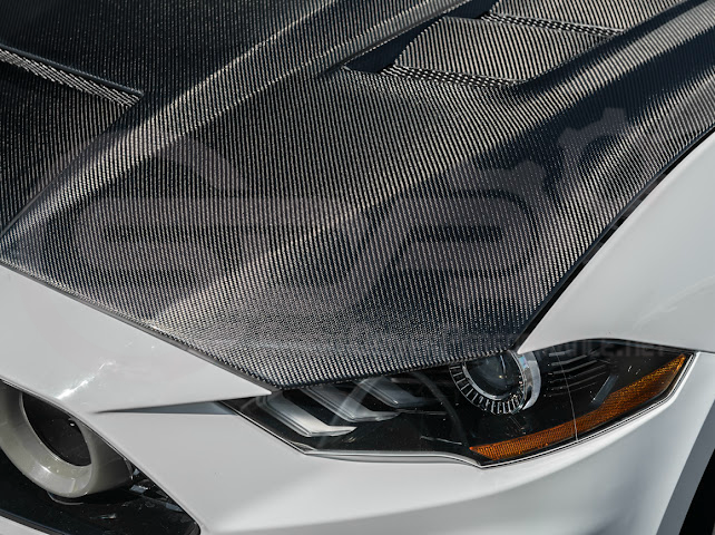 2018-2023 FORD MUSTANG S550 | TERMINATOR STYLE CARBON FIBER FRONT AIR VENTED HOOD