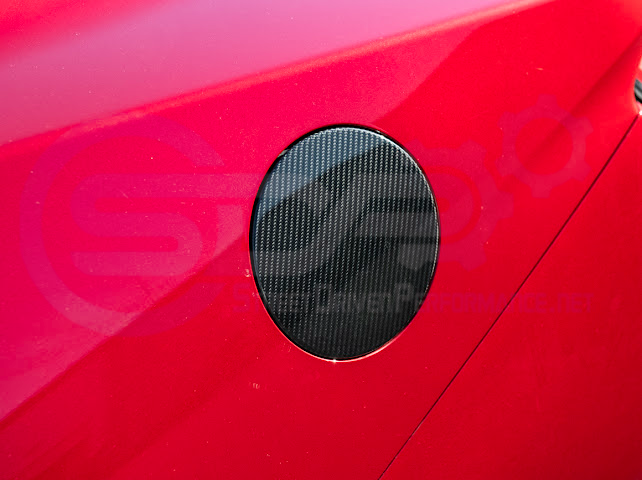 2024-UP FORD MUSTANG S650 | FACTORY STYLE DRY CARBON FIBER SIDE FENDER FUEL TANK GAS LID COVER