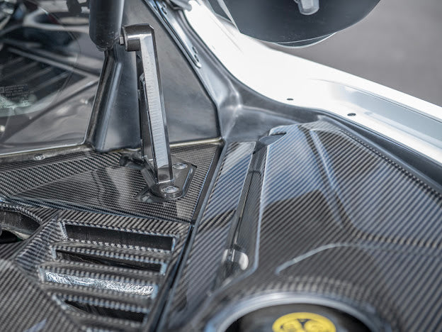 2020+ CHEVROLET CORVETTE C8 COUPE | CARBON FIBER ENGINE BAY CORNER VENT COVER