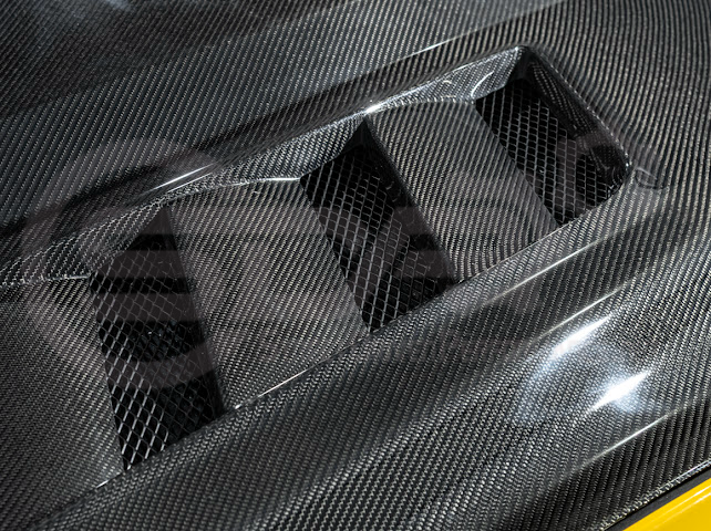 2015-2017 FORD MUSTANG S550 | TERMINATOR STYLE CARBON FIBER FRONT AIR VENTED HOOD