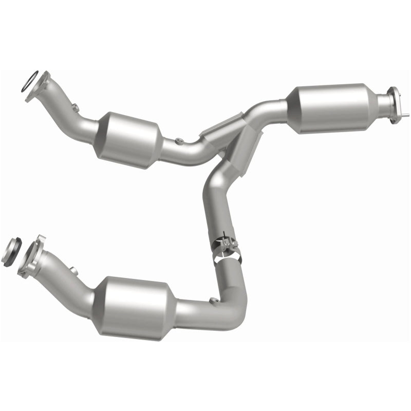 MagnaFlow 2021 Chevrolet Express 2500 4.3L Underbody Direct-Fit Catalytic Converter