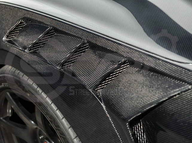 2018-2023 FORD MUSTANG S550 | GTD STYLE FRONT SIDE VENTED FENDERS (CARBON FIBER OR PRIMED BLACK)