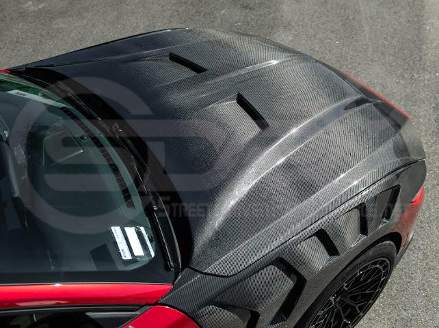 2024-UP FORD MUSTANG S650 | S550 SUPER SNAKE STYLE CARBON FIBER FRONT VENTED HOOD