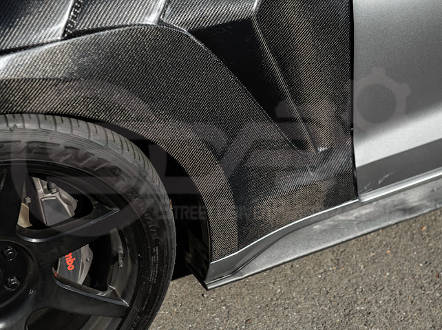 2018-2023 FORD MUSTANG S550 | GTD STYLE FRONT SIDE VENTED FENDERS (CARBON FIBER OR PRIMED BLACK)