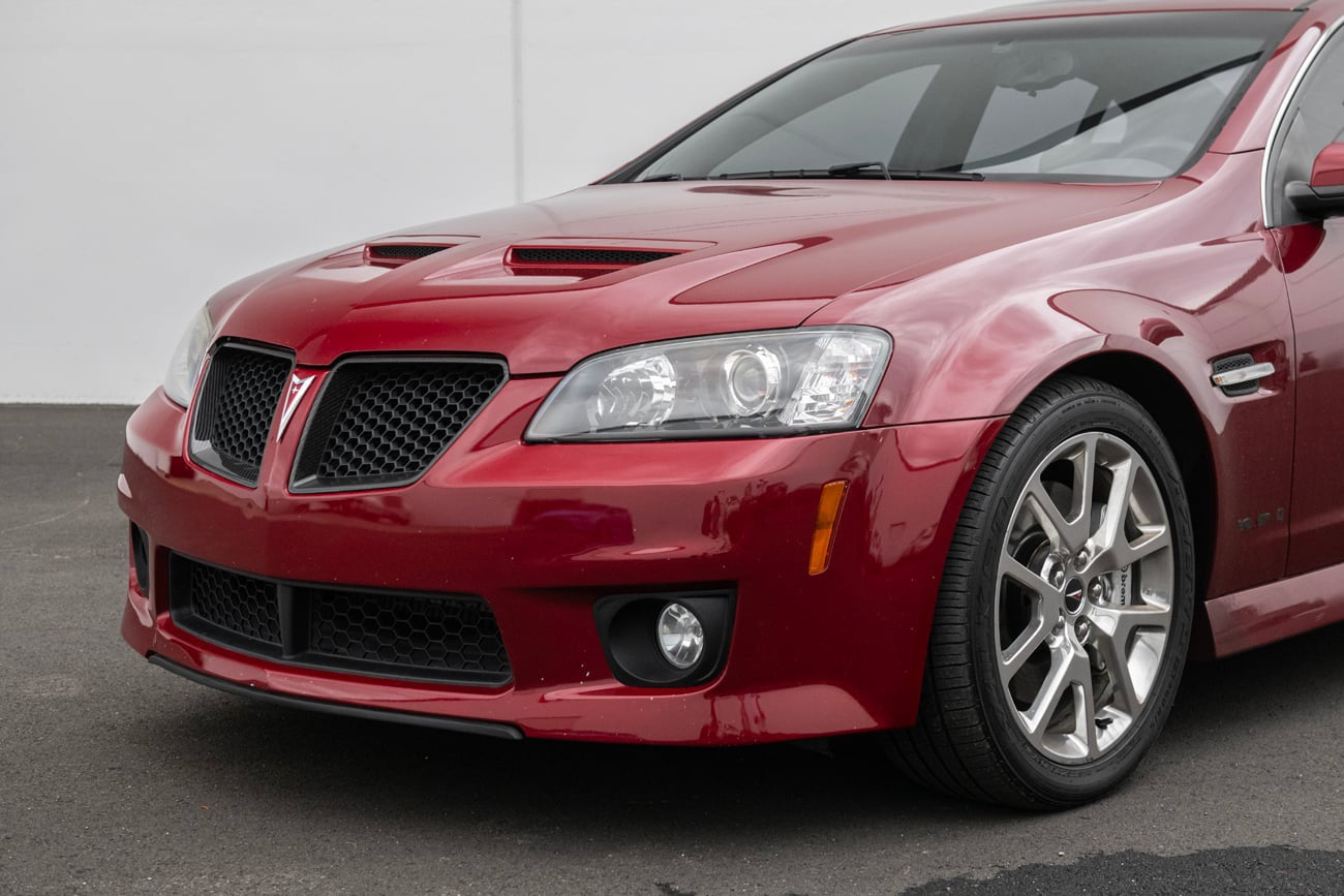 2008-09 PONTIAC G8 CARBON FIBER FRONT GRILLE TRIM SURROUNDING INSERT