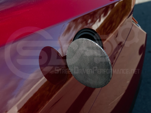 2024-UP FORD MUSTANG S650 | FACTORY STYLE DRY CARBON FIBER SIDE FENDER FUEL TANK GAS LID COVER