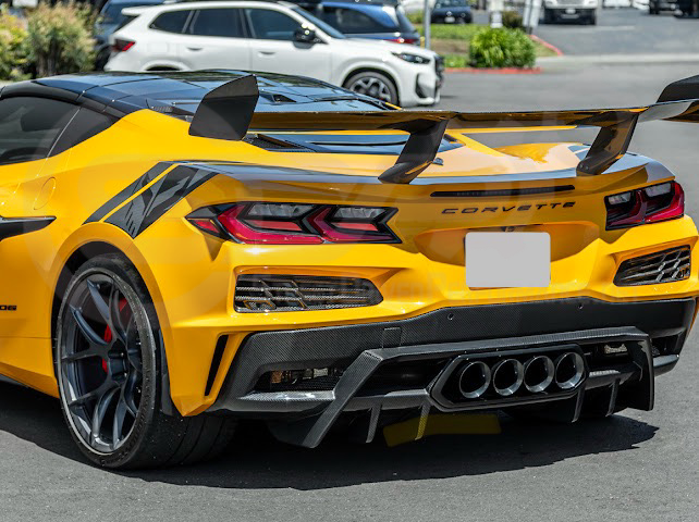 2023-UP CHEVROLET CORVETTE C8 Z06 | SDP PERFORMANCE PACKAGE CARBON FIBER REAR BUMPER FINNED DIFFUSER