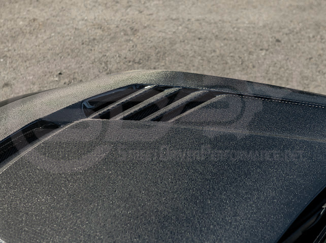 2023-Up BMW G87 M2 | V Style CARBON FIBER Front Vented Heat Extraction Hood