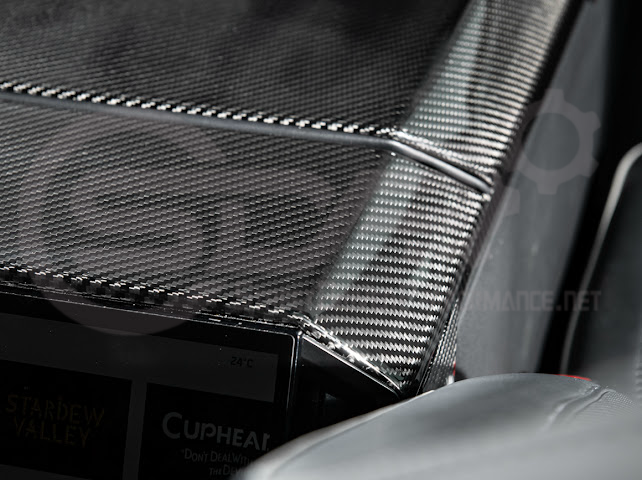 2024-Up Tesla Cybertruck | Interior DRY Carbon Fiber Armrest Trim Cover (Copy)