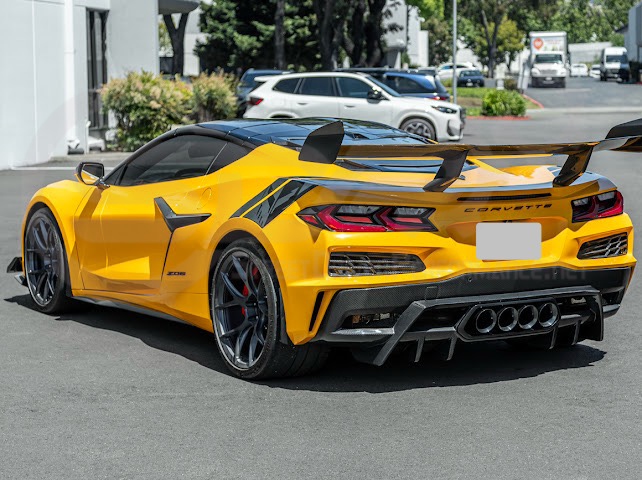 2023-UP CHEVROLET CORVETTE C8 Z06 | SDP PERFORMANCE PACKAGE CARBON FIBER REAR BUMPER FINNED DIFFUSER