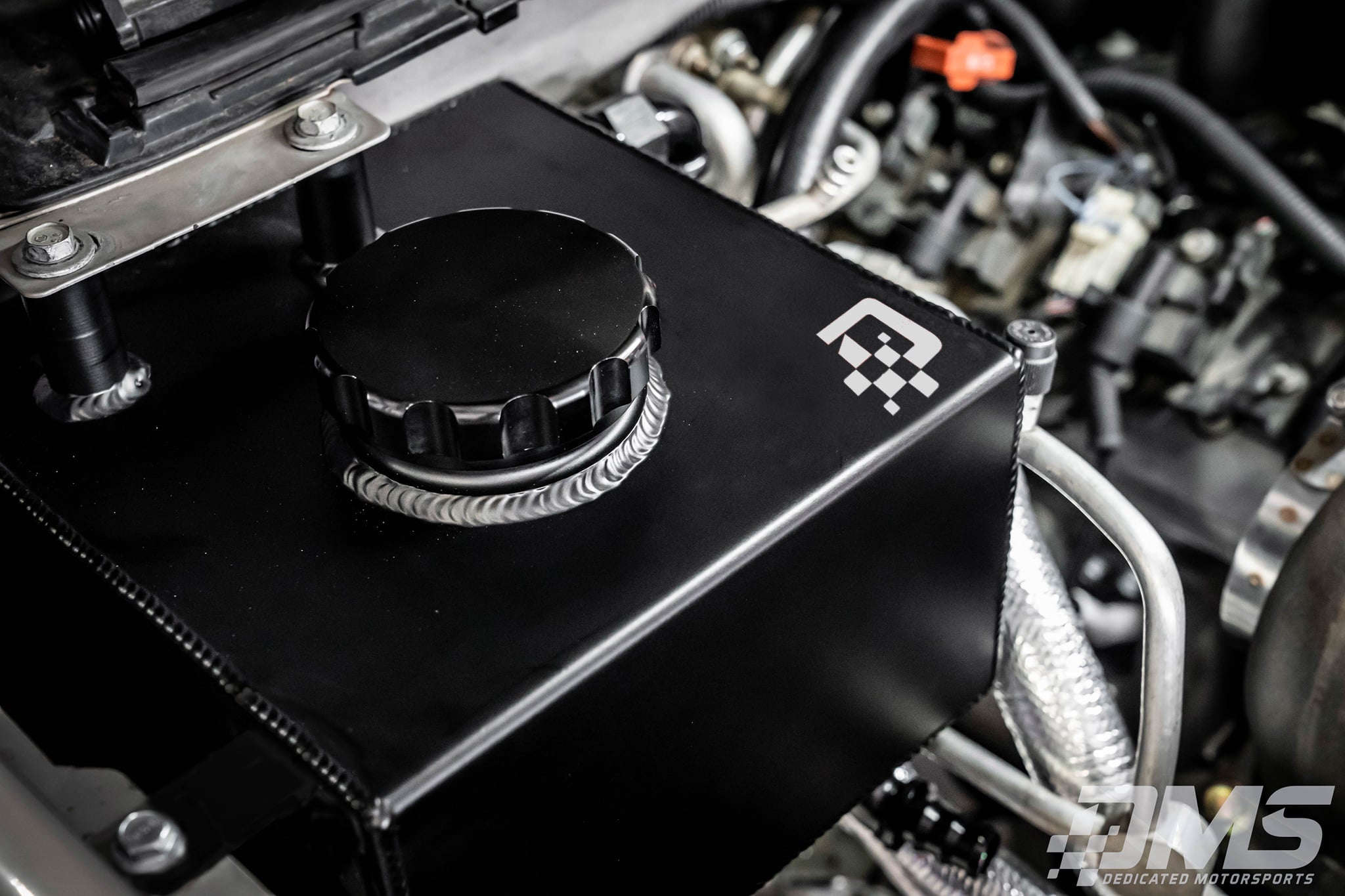 DMS 99-07 Chevrolet/GMC Truck Engine Bay Tank