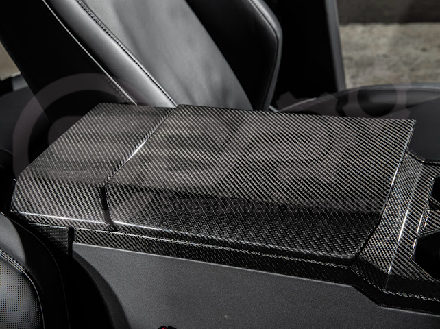 2024-Up Tesla Cybertruck | Interior DRY Carbon Fiber Armrest Trim Cover (Copy)